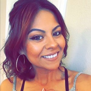 Meet your Posher, Isabel